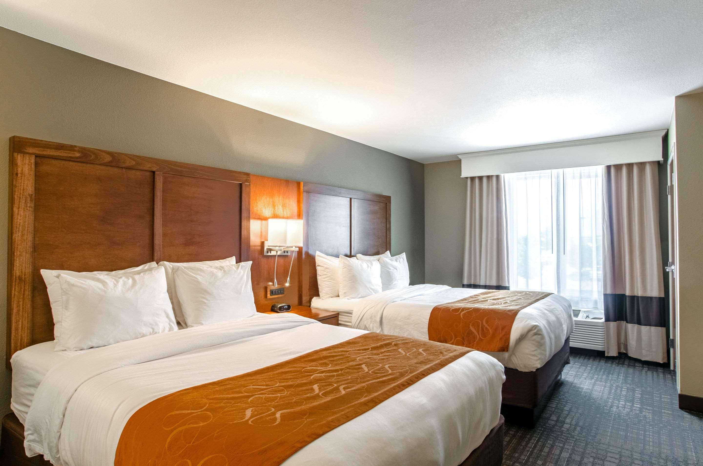 Comfort Suites Loveland Exterior photo
